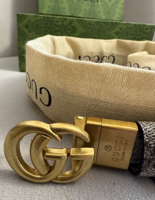 Gucci-Автентичен чисто нов дамски двулицев колан 105 см