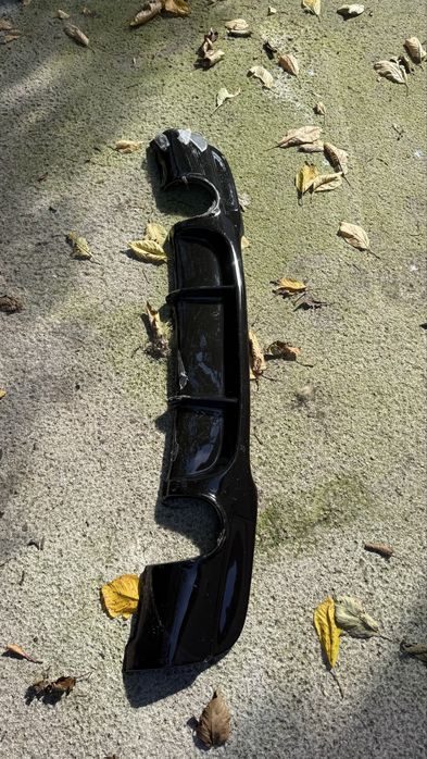 Difuzor evacuare bmw e90 e91 e92 e93 usor defect 335