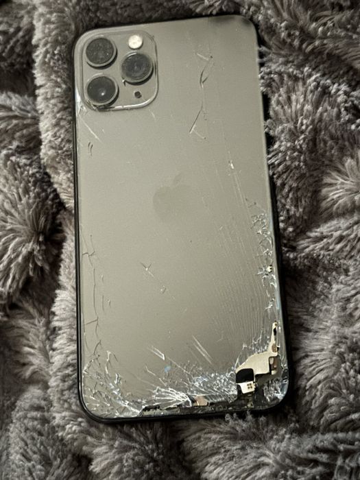 Iphone 11 pro , nu functioneaza display ul