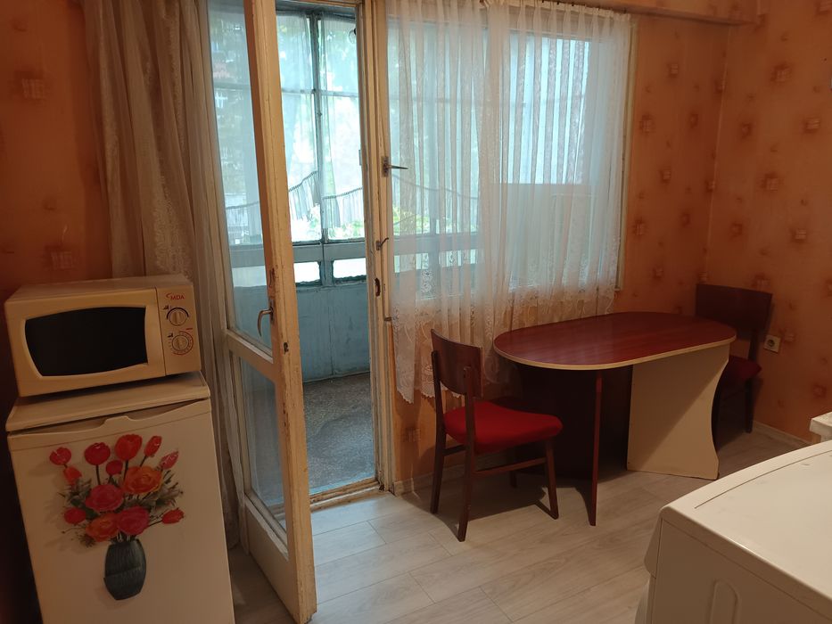 Дава се под наем Едностаен апартамент в Русе, Захарна фабрика - 47 кв.м за 178.5 € - Снимка #2