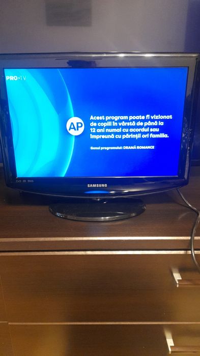 Vând tv Samsung   HD