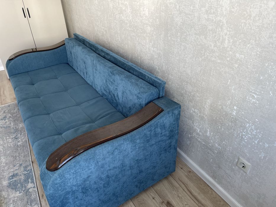 Продам диван за 10 тысячи заберите