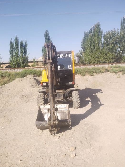 Ekskavator maxsus texnika