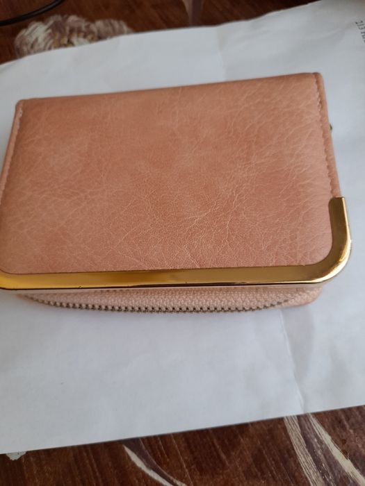 Дамско протмоне за карти и пари