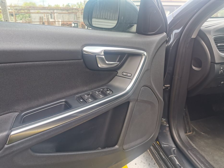 Волво V60 На части