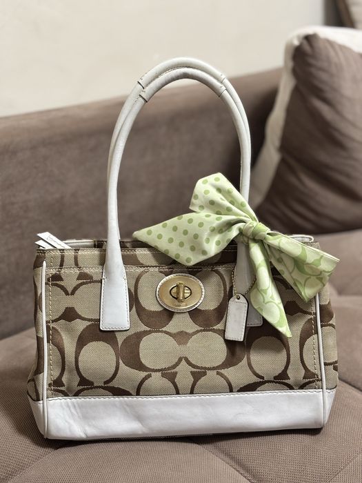 vintage Coach Hamptons Signature Madeline Satchel