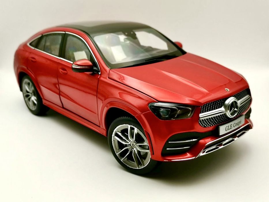 Macheta 1/18 Mercedes Benz iScale Nou!