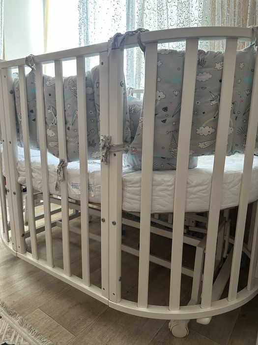 Продам кровать трансформер с маятником