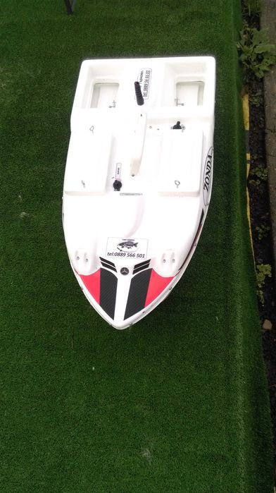 Лодка за захранка ZONDA