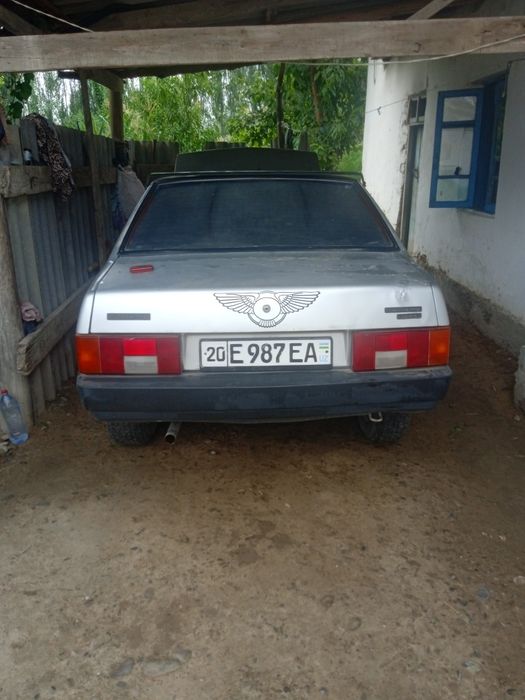 Lada Vaz 21099 yurib turgan mashina.Olgan odam baraka topadi.