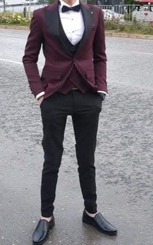 Абитуриентски костюм