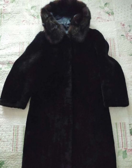 Шуба новая мутон, воротник норка 44-46