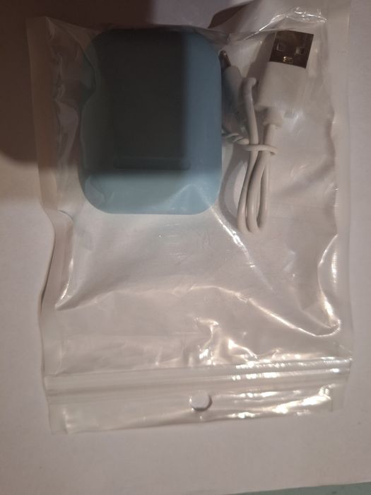 Эйрподсы разных цветов