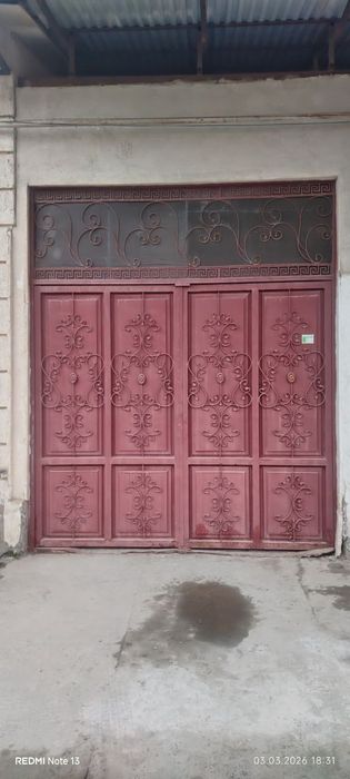 Темир дарвоза сотилади