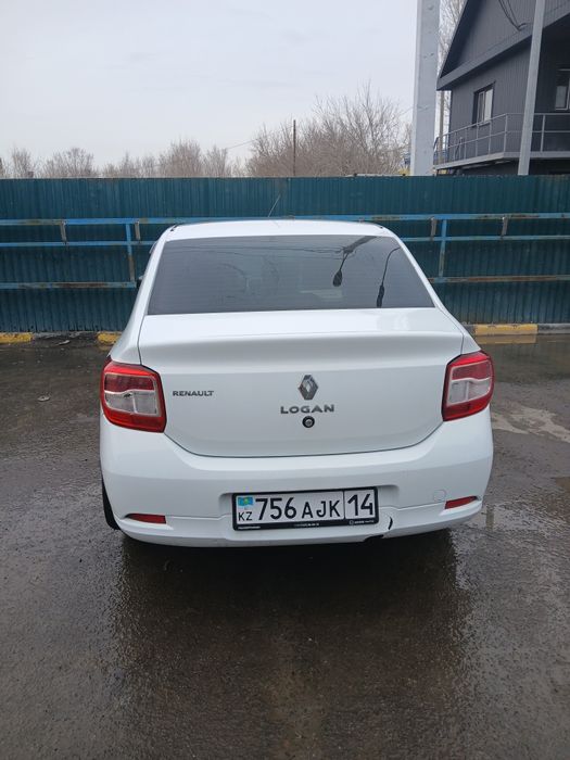 Автомобиль Рено логан