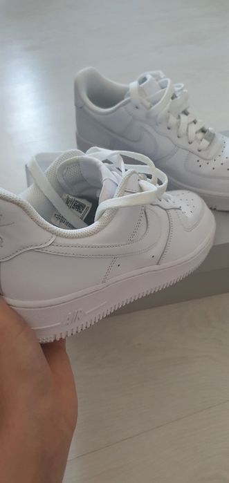 Vând Air force 1 albi