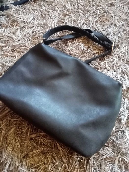 Продавам дамска чанта