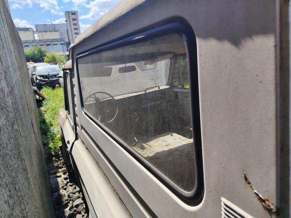 Geam fix caroserie spate stanga Aro 24 1994
