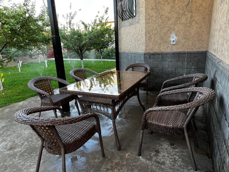 Продаётся большой кирпичный дом