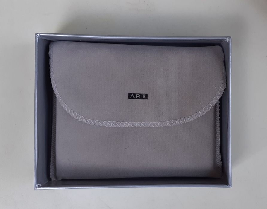 Портфейли    и   визитник   от   есента    кожа   .