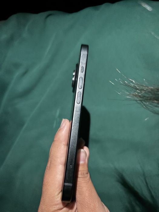 Черный титановый Iphone 15 б/у