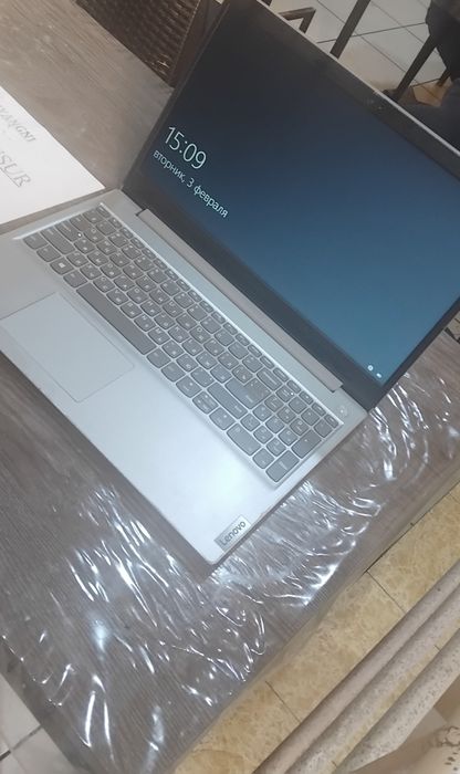 Noutbuk   Lenovo