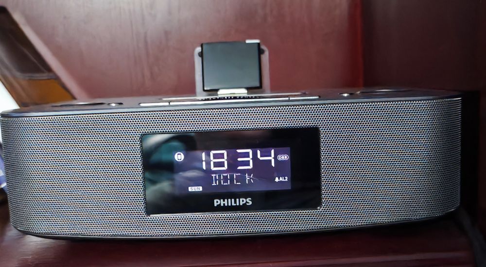 Vând Philips DC 291 cu Radio Bt și ceas