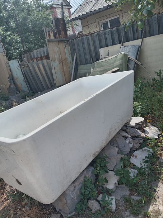 Продам б/у ванну 2000 тг самовывоз