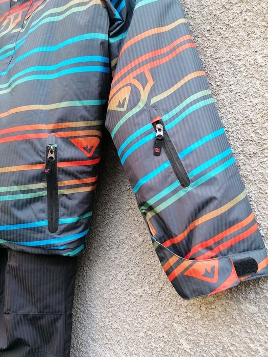 Продавам чисто нови детски зимни комплекти - яке и панталон с тиран