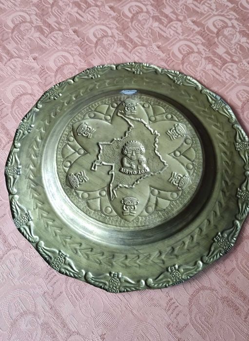 Стари стенни чинии от мед и месинг