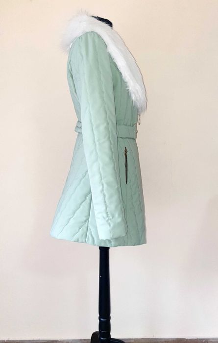 Geaca Atmosphere cu guler din blana artificiala alba