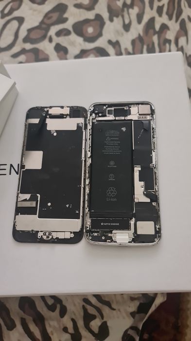 iPhone ce2 разбитый