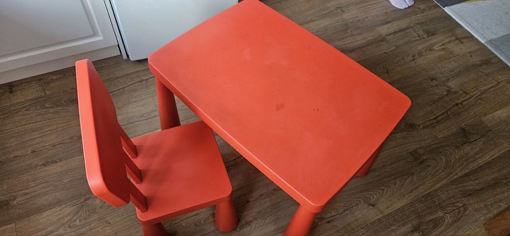 Детска Червена IKEA маса със стол