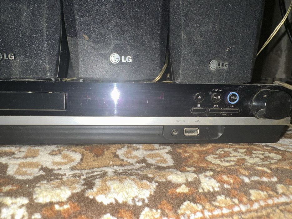 Продавам Домашно кино LG