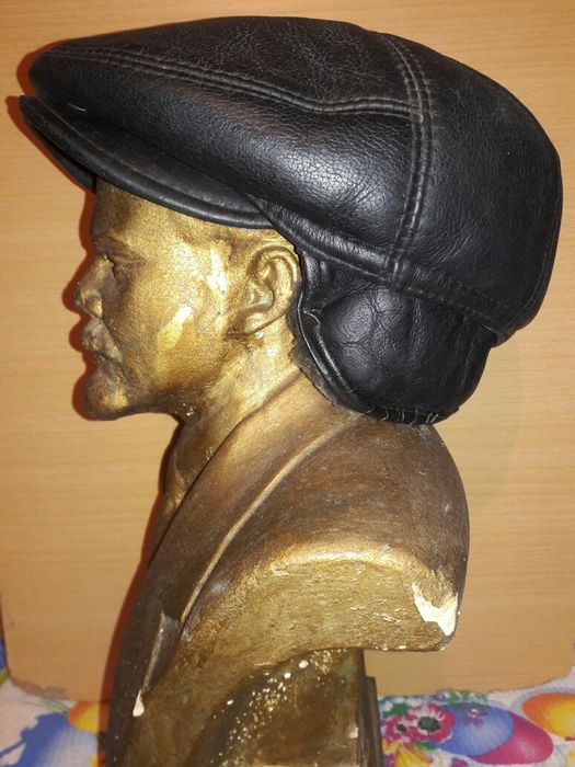 Кепка. Кожа. Размер 56-58. Б/у.