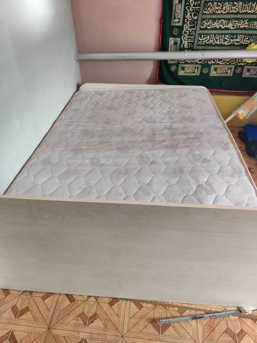 Продам кровать полуторка