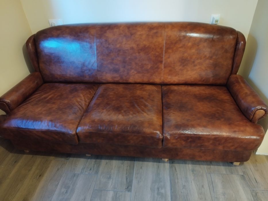 Висококачествен кожен диван