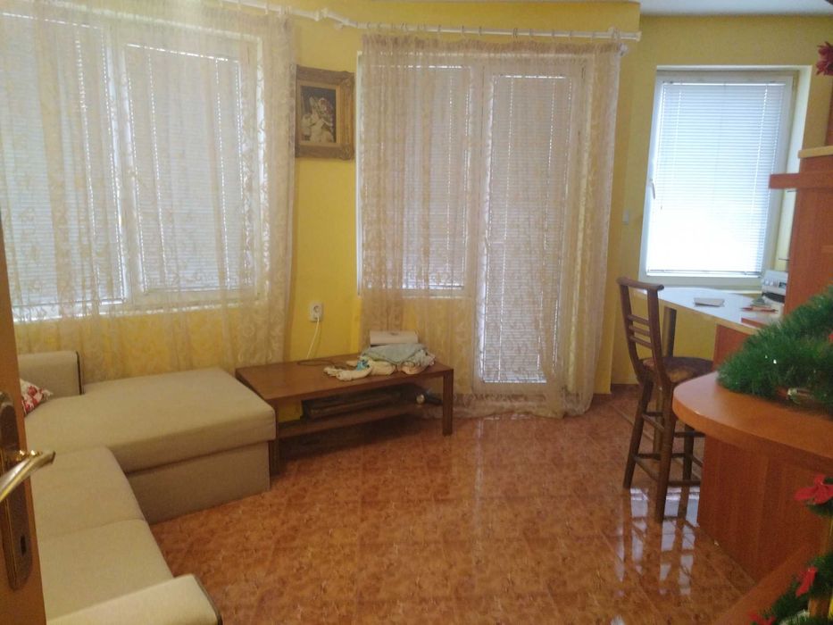 Продава се Едностаен апартамент в Враца, Център - 45 кв.м за 4 €/кв.м - Снимка #1