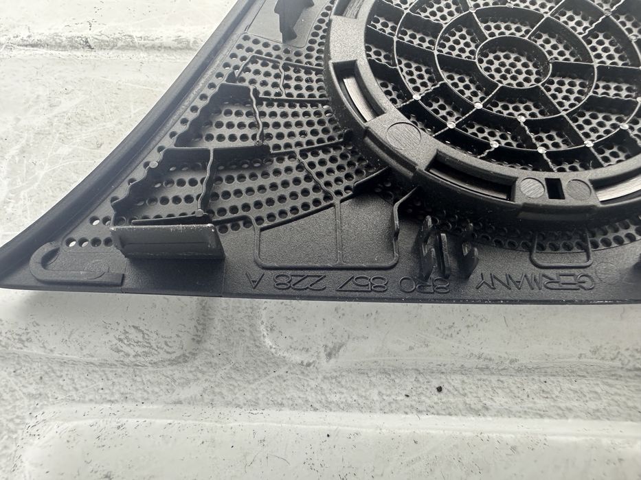 Решетки табло BANG&OLUFSEN AUDI Q5 SQ5 8R 8R0857228A 8R0857227A