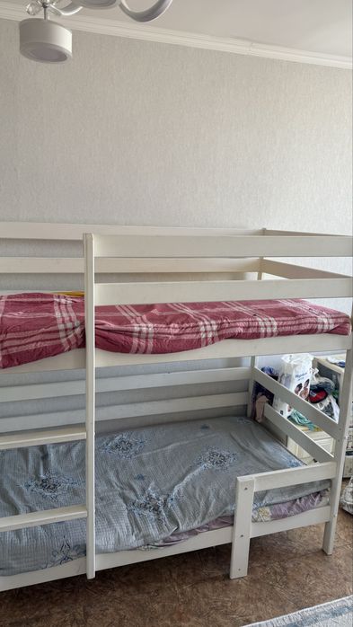 Двухъярусная кровать