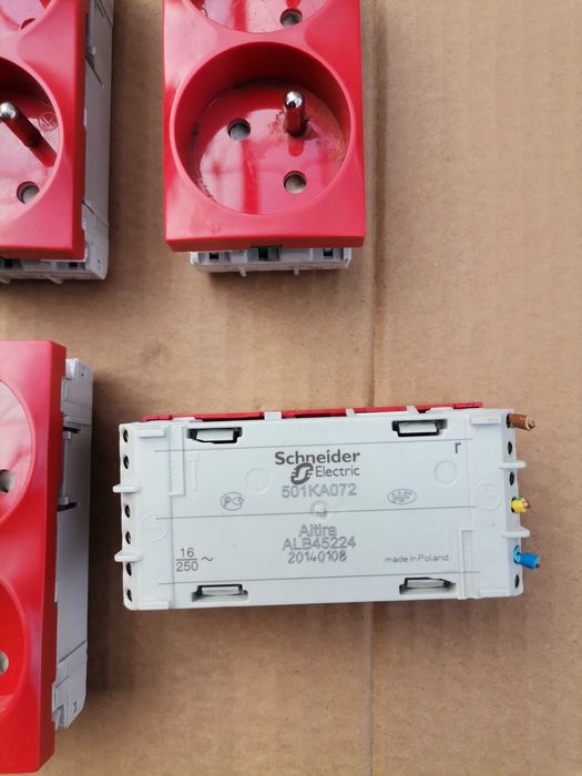 Контакт Schneider Altira ALB45224 червен