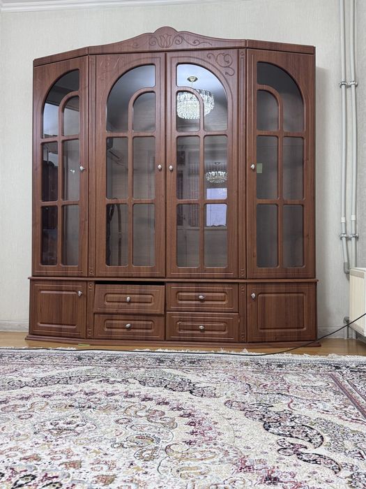 сервант сатылады. жаксы сапада