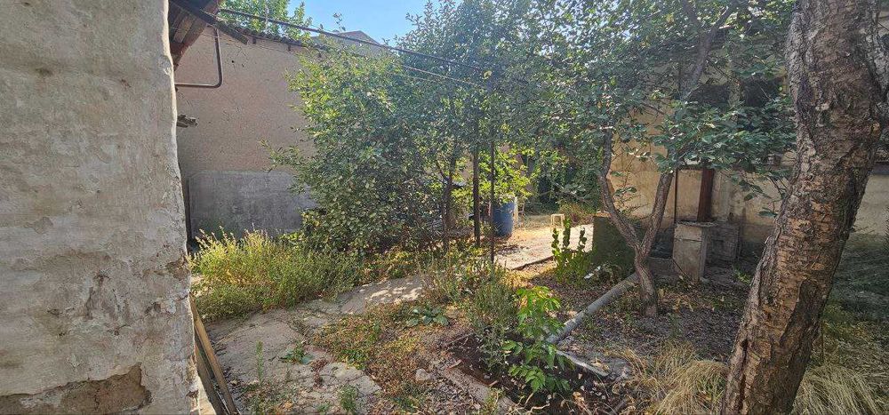 Срочно Чилонзор,Домбрабод махаллада ховли сотилади.