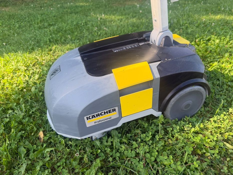 Masina de frecat - aspirat Karcher BD 30/4C