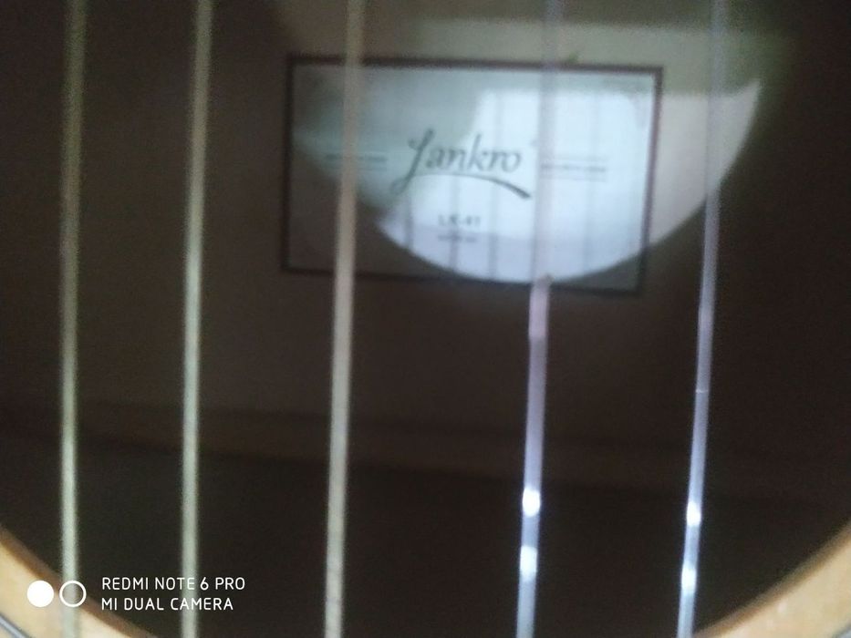 Гитара сатылады еки гитара