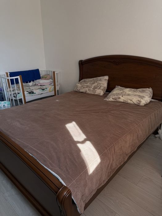 Продам спальный гарнитур