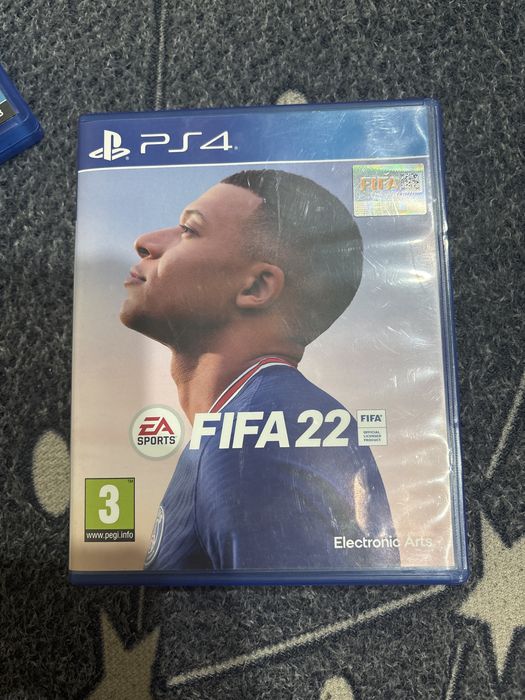 Продам fifa 22 на пс4