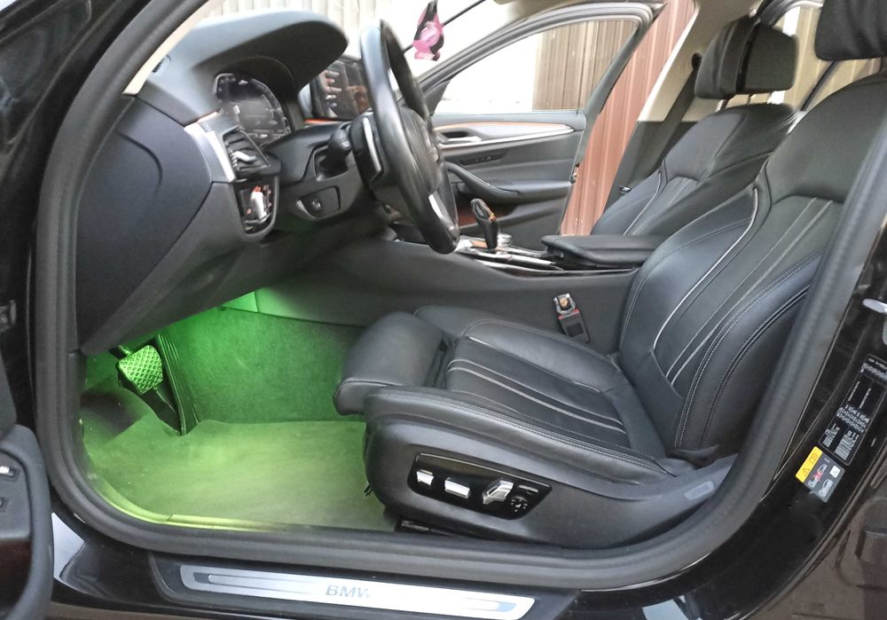 BMW Seria 5 530e G30 Facelift 292cp Faruri FULL LED