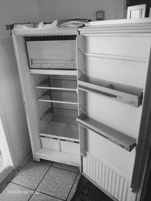 продам холодильник