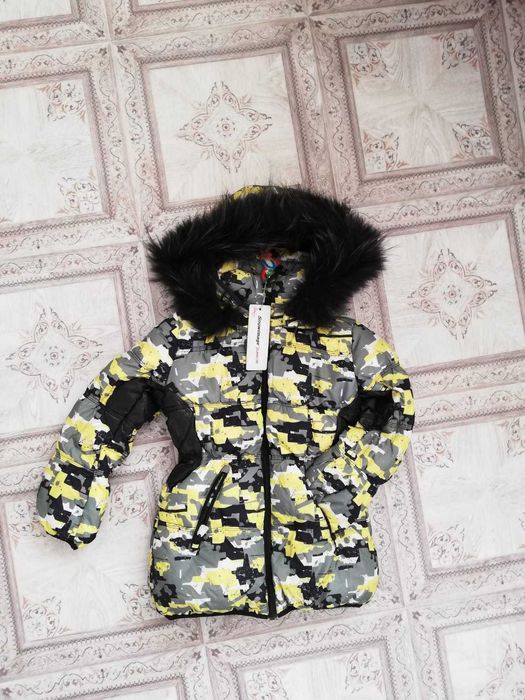 Продам пальтишко на девочку